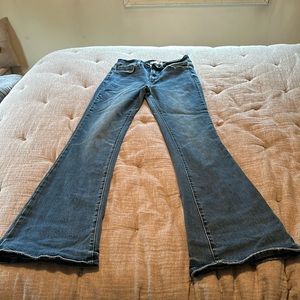Vervet bootcut jeans. Size 28.